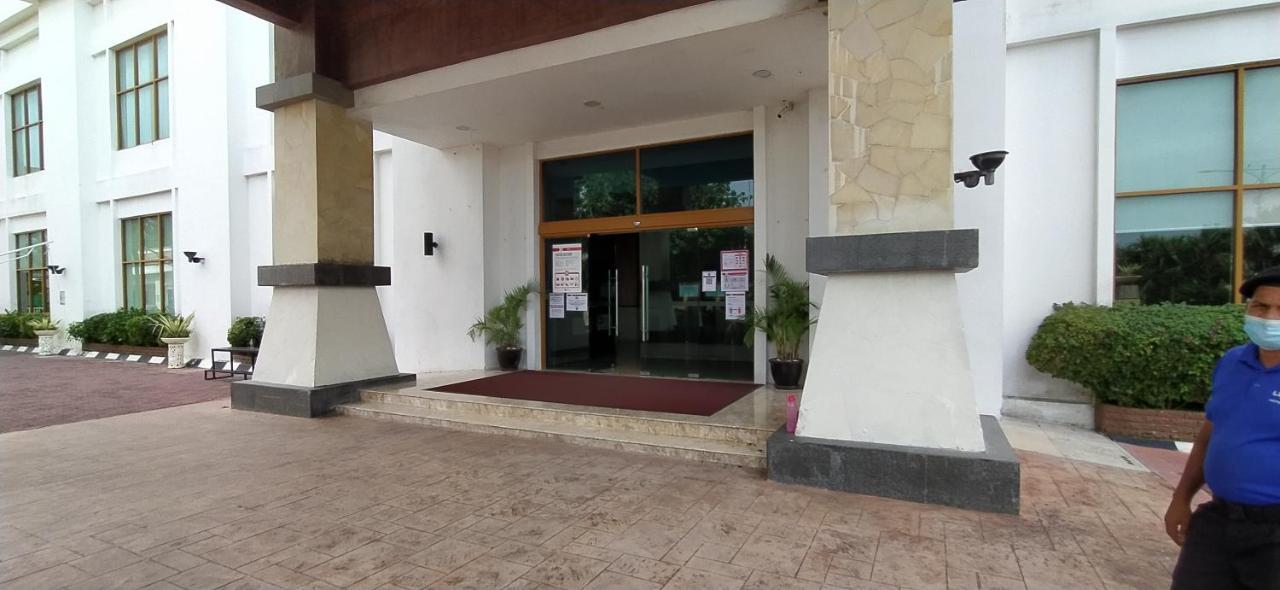 Port Dickson Private Unit Chalet Exterior photo